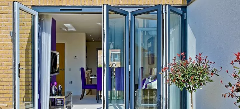 Bifold Door Repairs Near Me in Town 'n' Country, FL