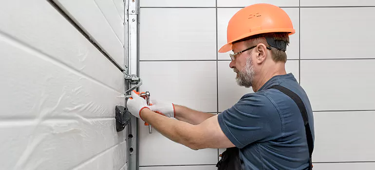 Commercial Garage Door Repair in Town 'n' Country, FL