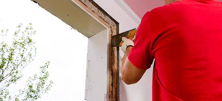 Residential Accordion Door Repair in Town 'n' Country, FL