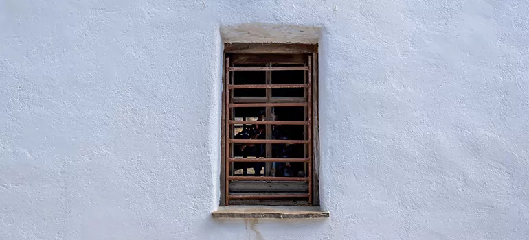 Residential Accordion Door Repair in Town 'n' Country, FL